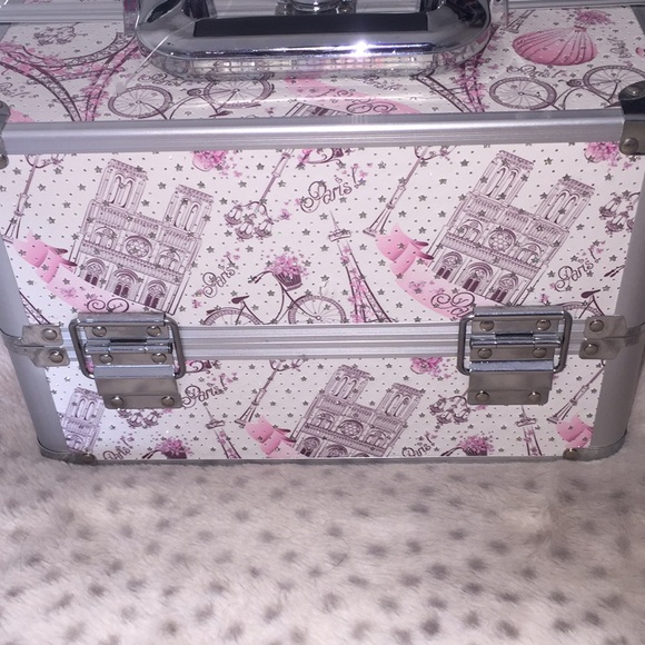 Train Case/ Make-up /Organizer - Picture 6 of 6